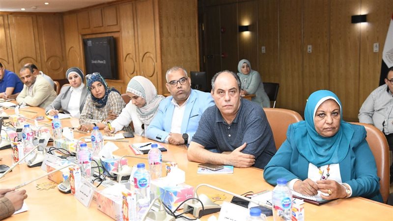 اجتماع محافظة قنا