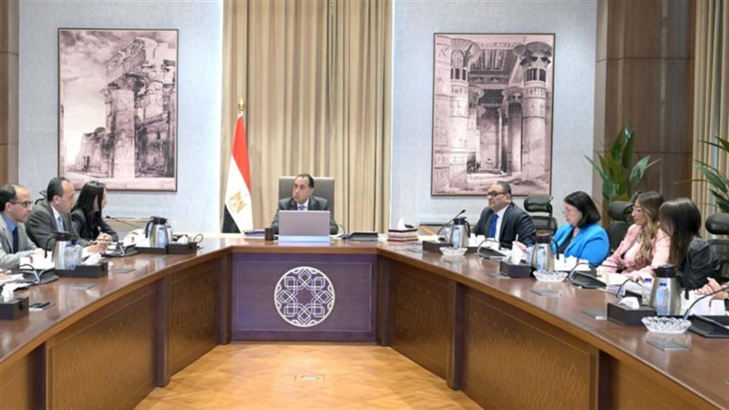 اجتماع الدكتور مصطفى