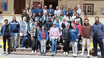 مدير تعليم بورسعيد يزور المدرسة اليونانية للتهنئة بعيد القيامة (صور) 