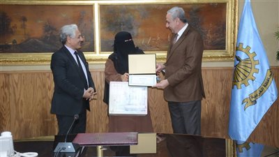 عقود عمل وماكينات خياطة، محافظ الغربية يوجه بتنفيذ مطالب 36 أسرة 