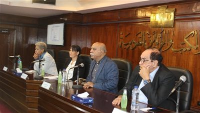 دار الكتب والوثائق القومية تحتفل بنجيب محفوظ (صور)