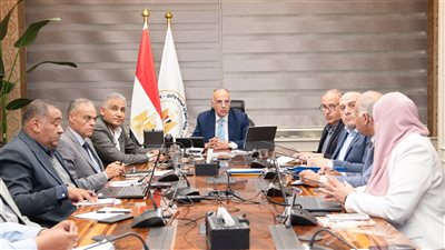 وزير الري يوجه بسرعة إنهاء كافة أعمال تطهيرات الترع قبل نهاية أبريل