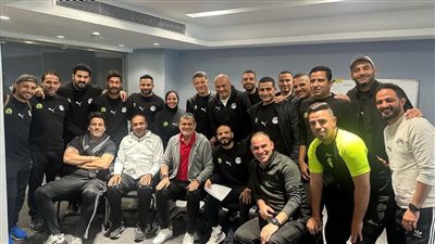 رئيس لجنة الحكام الرئيسية يحاضر مدربي رخصة 