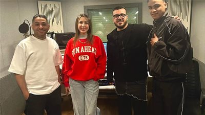 جنات في الاستديو لاستكمال تسجيل أغاني ألبومها الجديد 