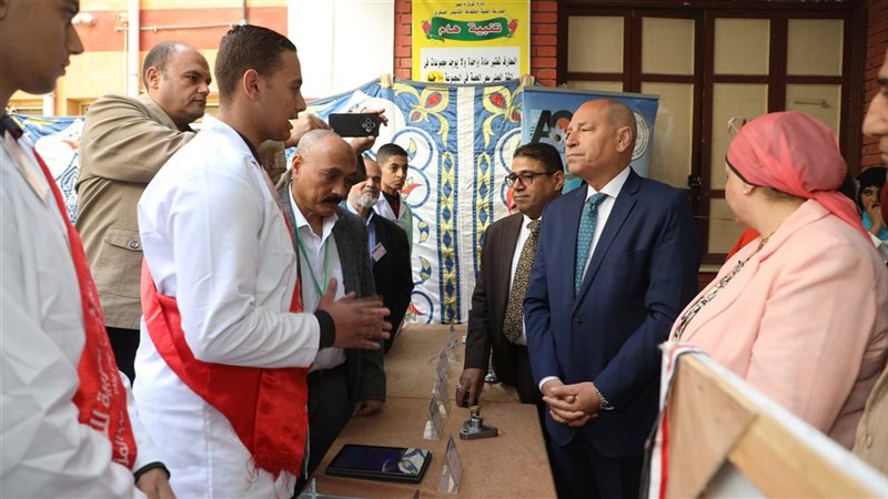 محافظ القاهرة خلال