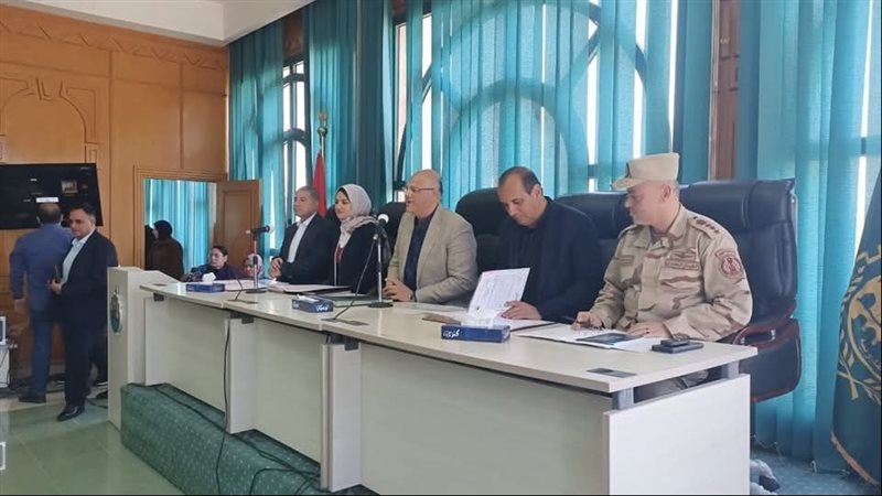 محافظ القليوبية خلال