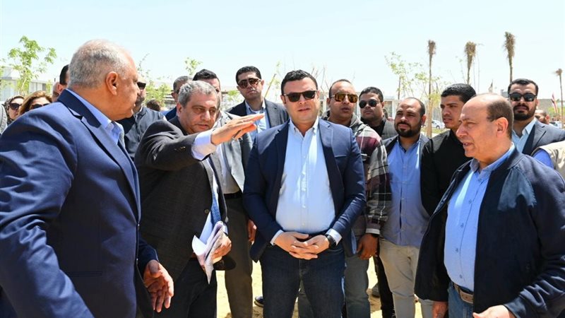 وزير الاسكان خلال