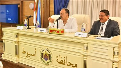 تنفيذي أسيوط يناقش إعادة رياضتي التجديف والشراع 
