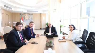  عاشور يبحث مع المجلس الثقافي البريطاني تدويل التعليم 