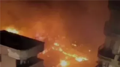 إصابة 14 عاملا باختناق في حريق مصنع ملابس بالإسكندرية 