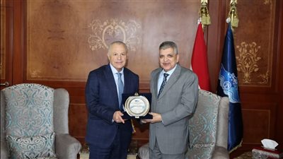 الفريق أسامة ربيع يستقبل أبو ريدة لمناقشة استعدادات استضافة كأس الأمم الأفريقية للشباب