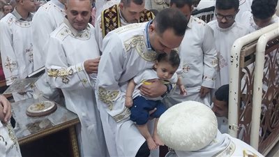 طقوس خاصة من صلوات اللقان بكنيسة دشنا في قنا