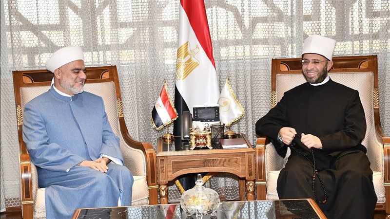 وزير الأوقاف يستقبل