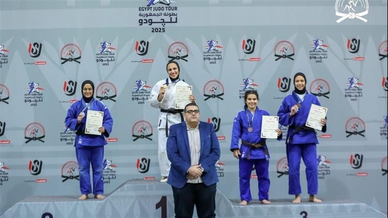 المركز الأول لجامعة