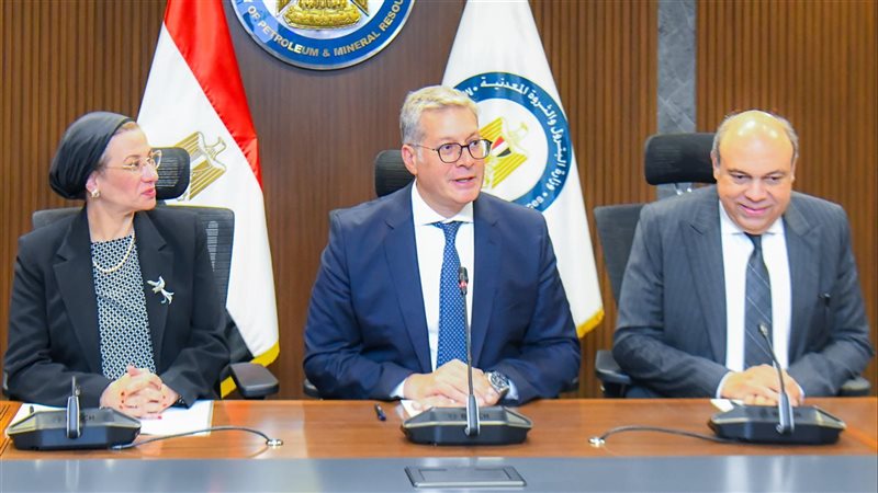 وزراء البيئة والطيران