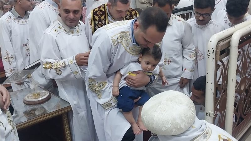 صلوات اللقان بكنيسة