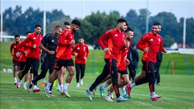 مران خفيف للاعبي الأهلي في معسكر مباراة صن داونز