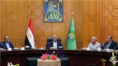محافظ الإسماعيلية يوجه بتسريع العمل في ملف التقنين (صور) 