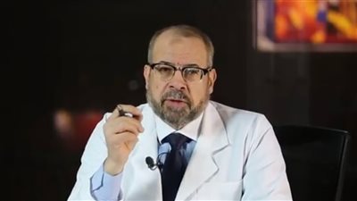 بسبب وصفة سم النحل.. نهاية غير متوقعة لطبيب الترندات جودة عواد (فيديوجراف)