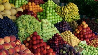 أسعار الفاكهة اليوم الجمعة، انخفاض البرتقال والفراولة وارتفاع الجوافة