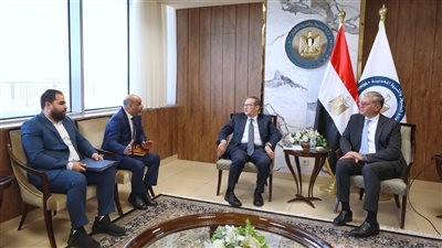 وزير البترول يلتقي رئيس شركة أديس للاطلاع على مستجدات الحفر والاستكشاف 