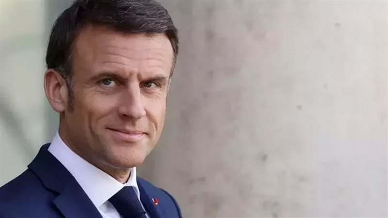 ماكرون، فيتو