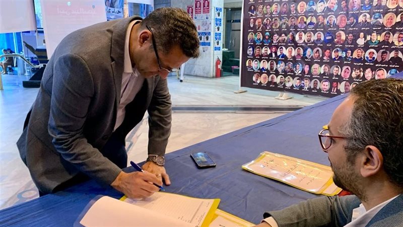 الكاتب الصحفي خالد