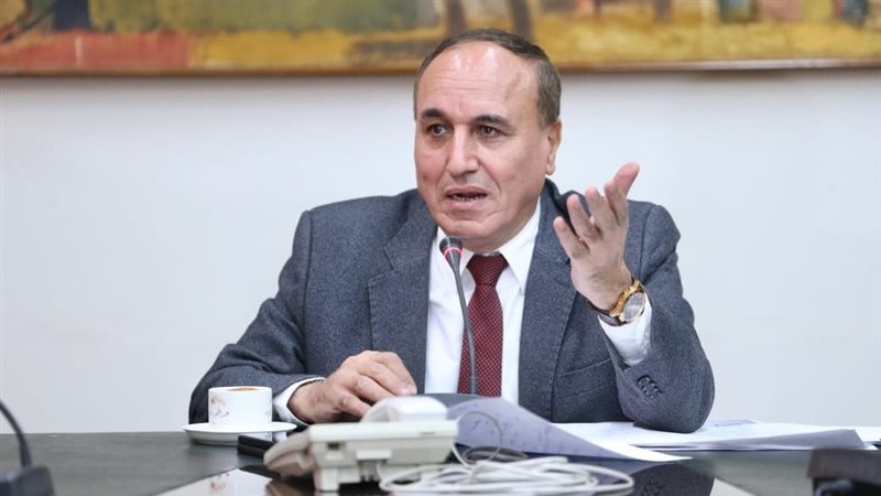 الكاتب الصحفي عبد