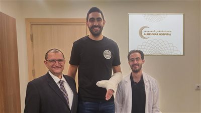 عمر طارق السعيد نجم منتخب السلة يجري عملية جراحية ناجحة 