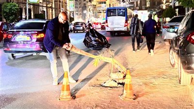 توجيهات عاجلة من محافظ الدقهلية بعد سقوط غطاء غرفة أحد شبكات الاتصالات بشارع الجمهورية 