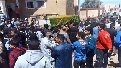 سقط فجأة بعد وفاة أخيه الأكبر، تشييع جثمان شقيقين في جنازة واحدة بالشرقية (فيديو وصور)