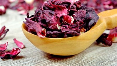 فوائد الكركديه، يؤخر علامات التأخر في العمر ويحمي من السرطان 