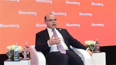 رئيس الرقابة المالية يستعرض جهود تطوير القطاع غير المصرفي خلال مؤتمر بلومبرج 