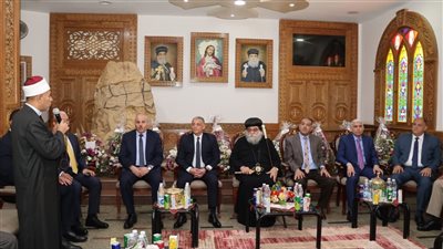أكرم جلال يزور كنائس الإسماعيلية لتقديم التهنئة بعيد القيامة (صور) 