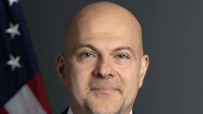 أمريكا تبث أول حديث لـ رفيق منصور قنصلها ذوي الأصول المصرية بالسعودية (فيديو) 