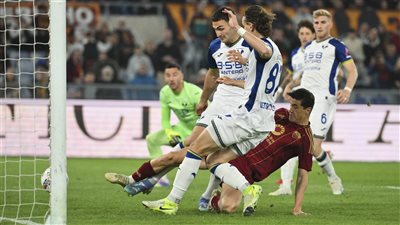 روما يفوز على هيلاس فيرونا 0/1 في الدوري الإيطالي 