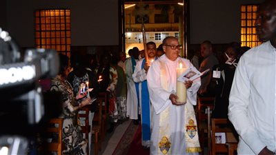 وزراء وشخصيات عامة يحضرون قداس عيد القيامة المجيد بالكاتدرائية (فيديو وصور)