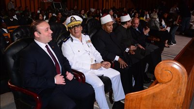 شخصيات عامة وجنسيات مختلفة يشاركون في قداس عيد القيامة بكاتدرائية الزمالك