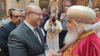 محافظ بني سويف يشهد قداس عيد القيامة المجيد بالكنيسة المطرانية 