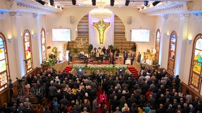 رئيس الإنجيلية: القيامة دعوة للتجديد والرجاء في الشرق الأوسط (صور)