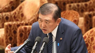 رئيس الوزراء الياباني: سنفصل المحادثات الأمنية عن التجارية خلال مع واشنطن