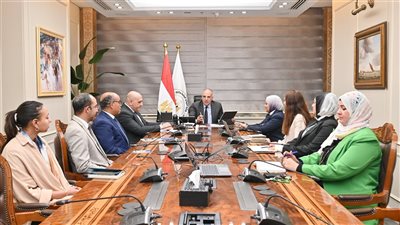 وزير الري يبحث إعداد عدد من الأفلام الوثائقية لتوثيق تاريخ الري في مصر