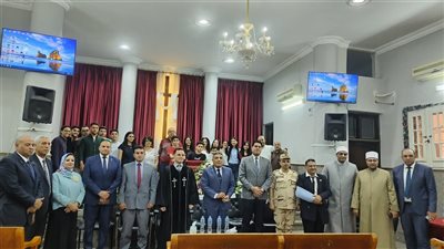  محافظ الدقهلية يهنئ الاقباط بكنائس المنصورة ودميانه بعيد القيامة المجيد