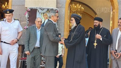 مدير أمن الأقصر يزور كنيسة العذراء مريم للتهنئة بعيد القيامة المجيد (صور)