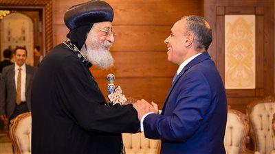 وزير الخارجية يهنئ البابا تواضروس الثاني بمناسبة عيد القيامة المجيد 