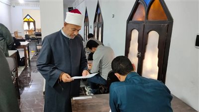 وكيل أوقاف الإسماعيلية يتفقد لجان امتحانات مركز إعداد محفظي القرآن الكريم (صور) 