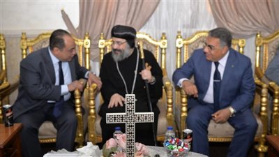 محافظ الدقهلية يزور كنائس المنصورة للتهنئة بعيد القيامة