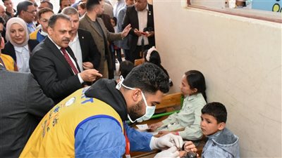 محافظ الشرقية يتفقد سير العمل بمبادرة 