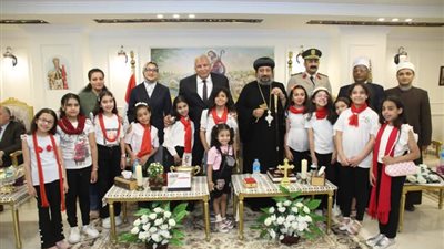 قيادات الوادي الجديد يهنئون أقباط المحافظة بعيد القيامة المجيد 