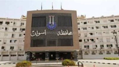 محافظ أسوان يصدر قرارًا بحركة تنقلات لـ10 من مديرى الإدارات الهندسية والتنظيم